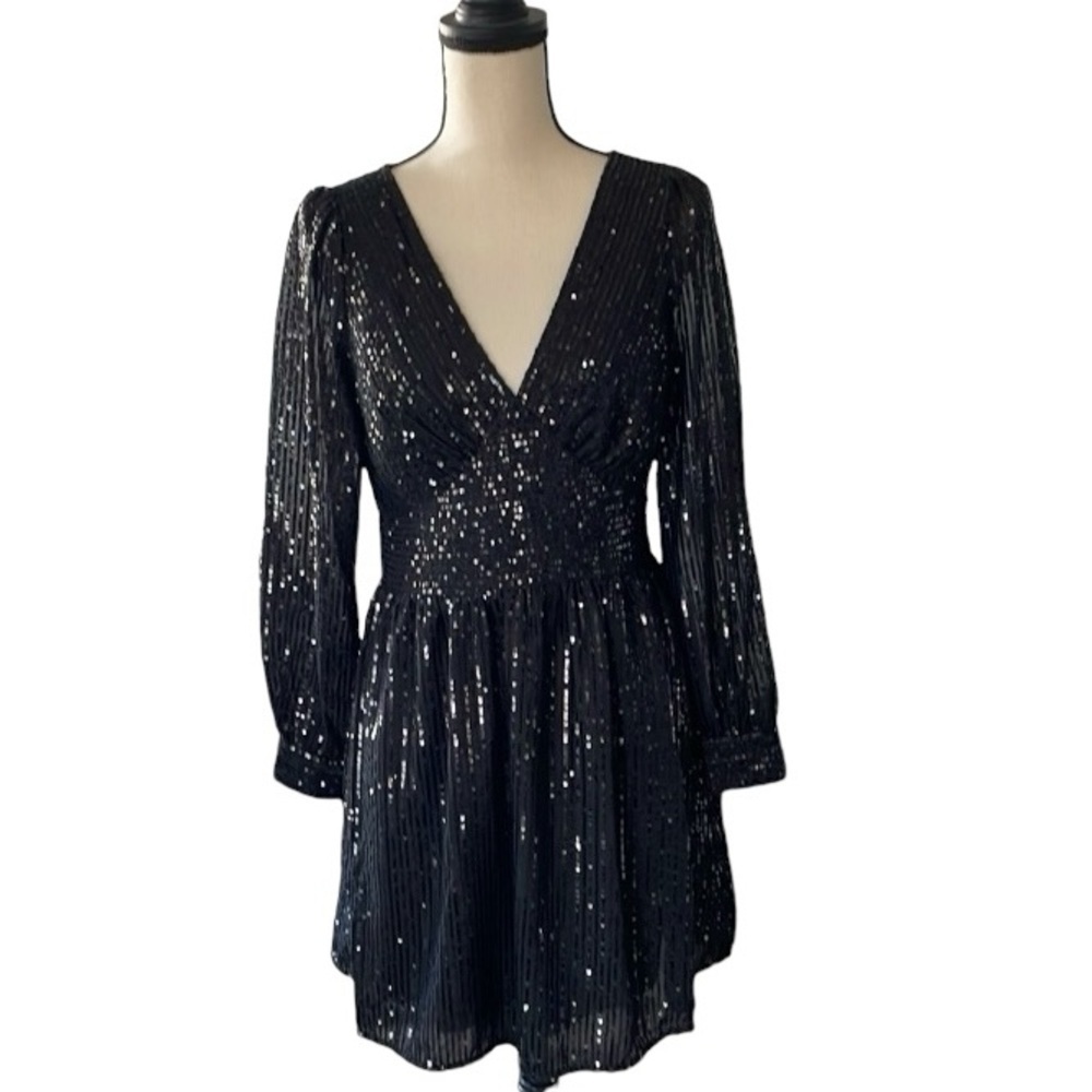 ♥️Michael Kors♥️Black long sleeves sequence, mini cocktail dress size (S/P) - Picture 3 of 13